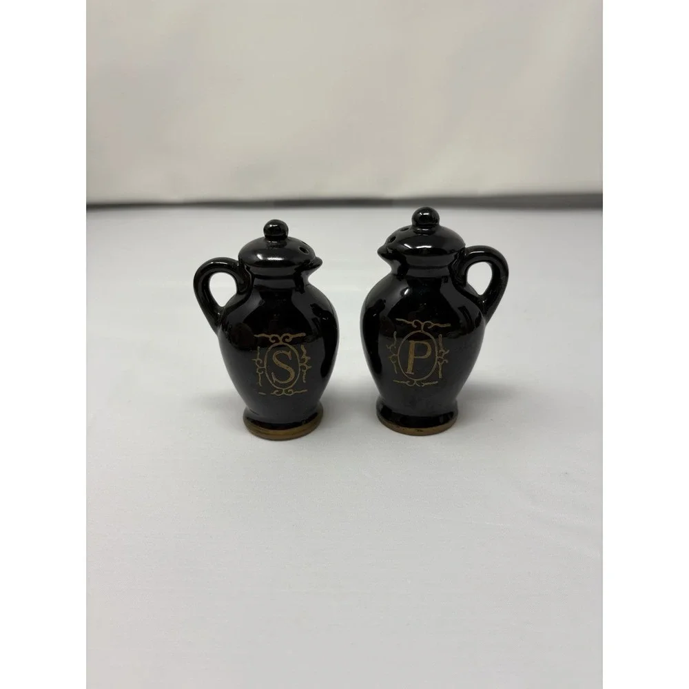 Vintage Redware Pottery Black Pitchers Salt and Pepper Shaker Set‎